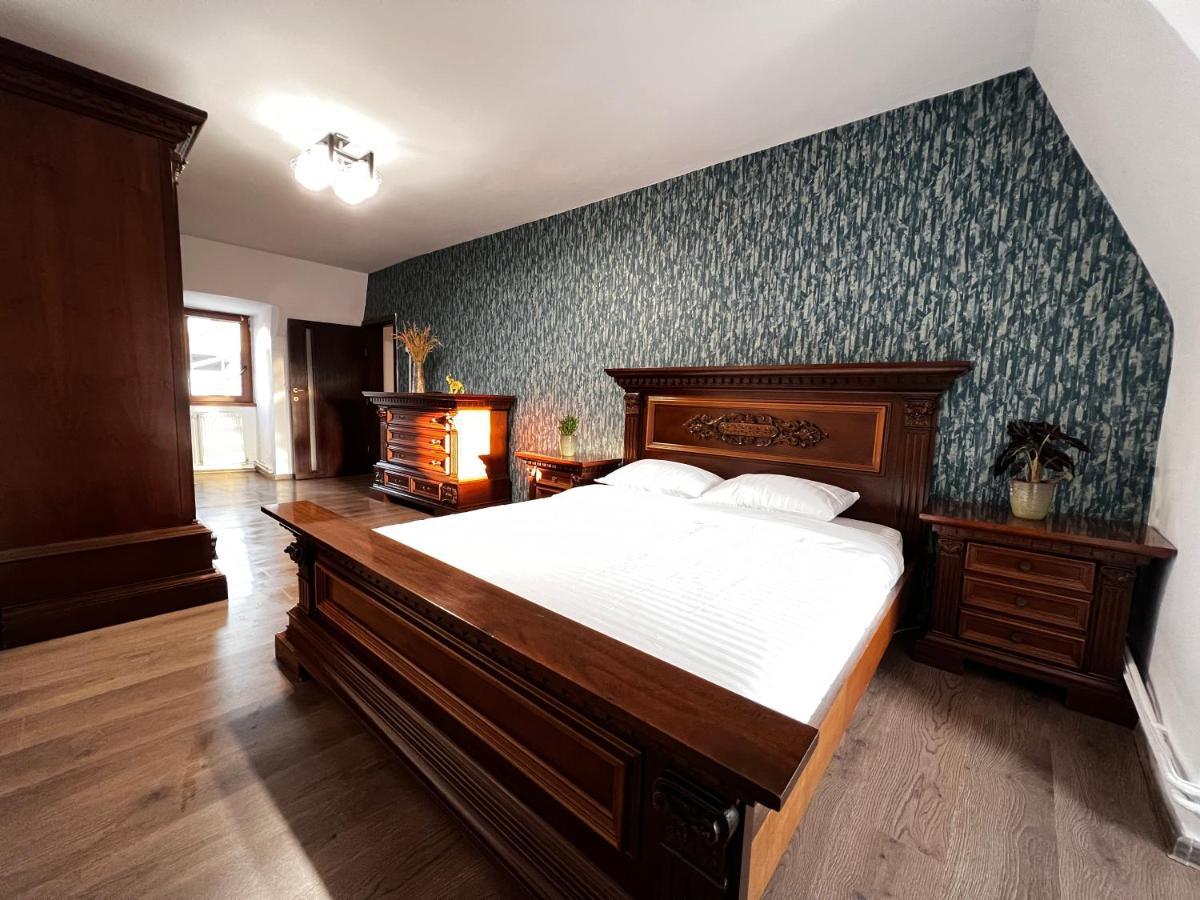 Apartment Coroni Piata Sfatului Apart *