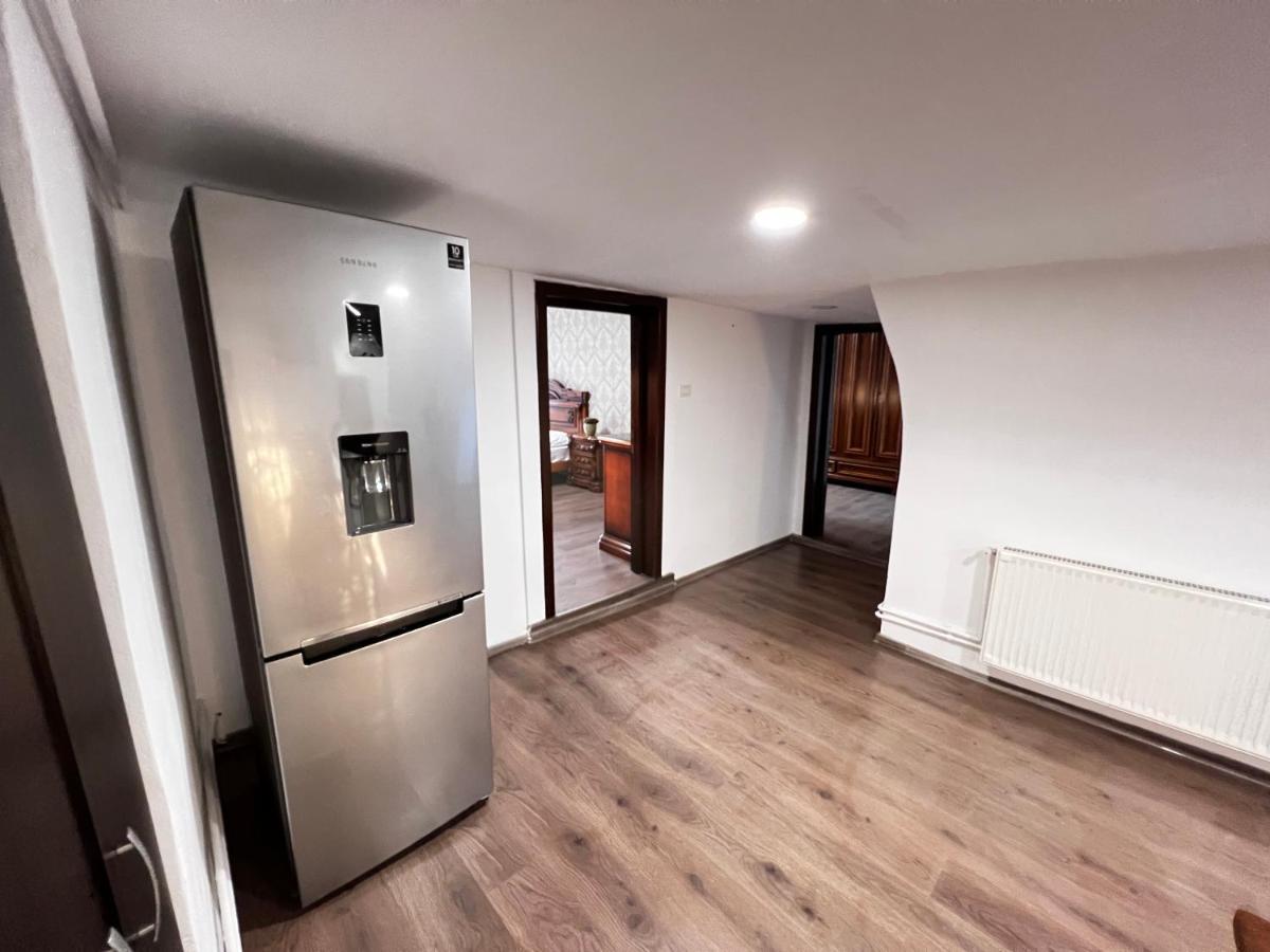 Coroni Piata Sfatului Apart Apartment *