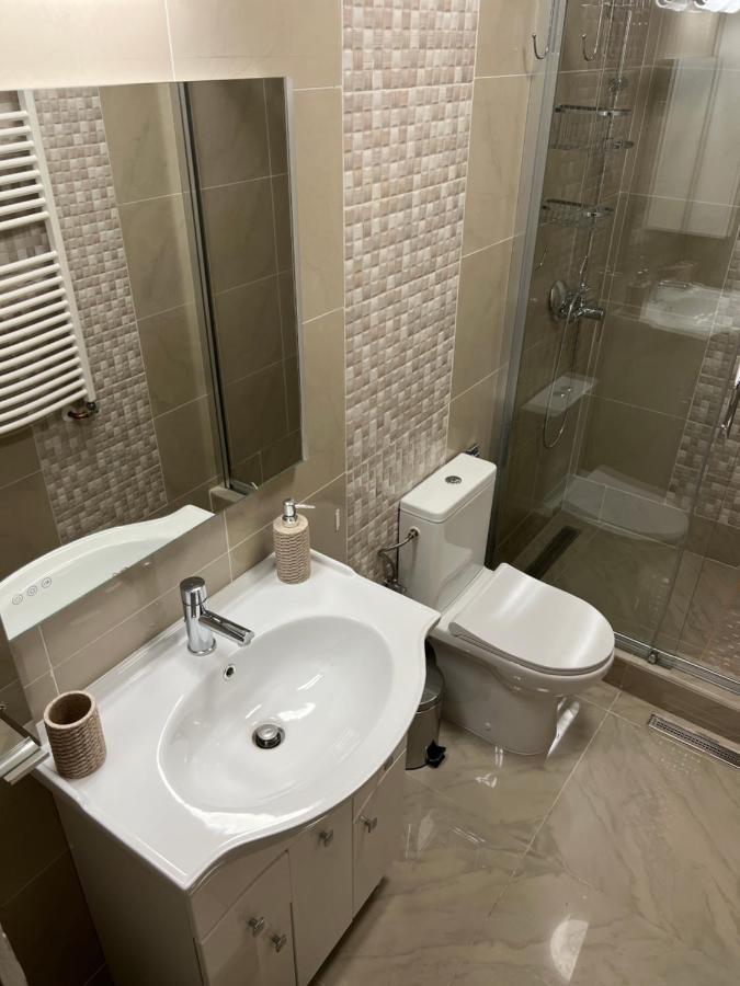 Coroni Piata Sfatului Apart Apartment