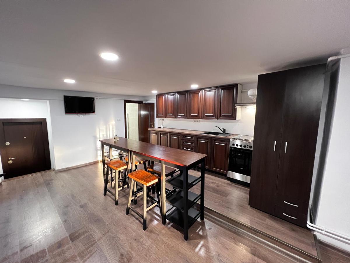 Coroni Piata Sfatului Apart Apartment