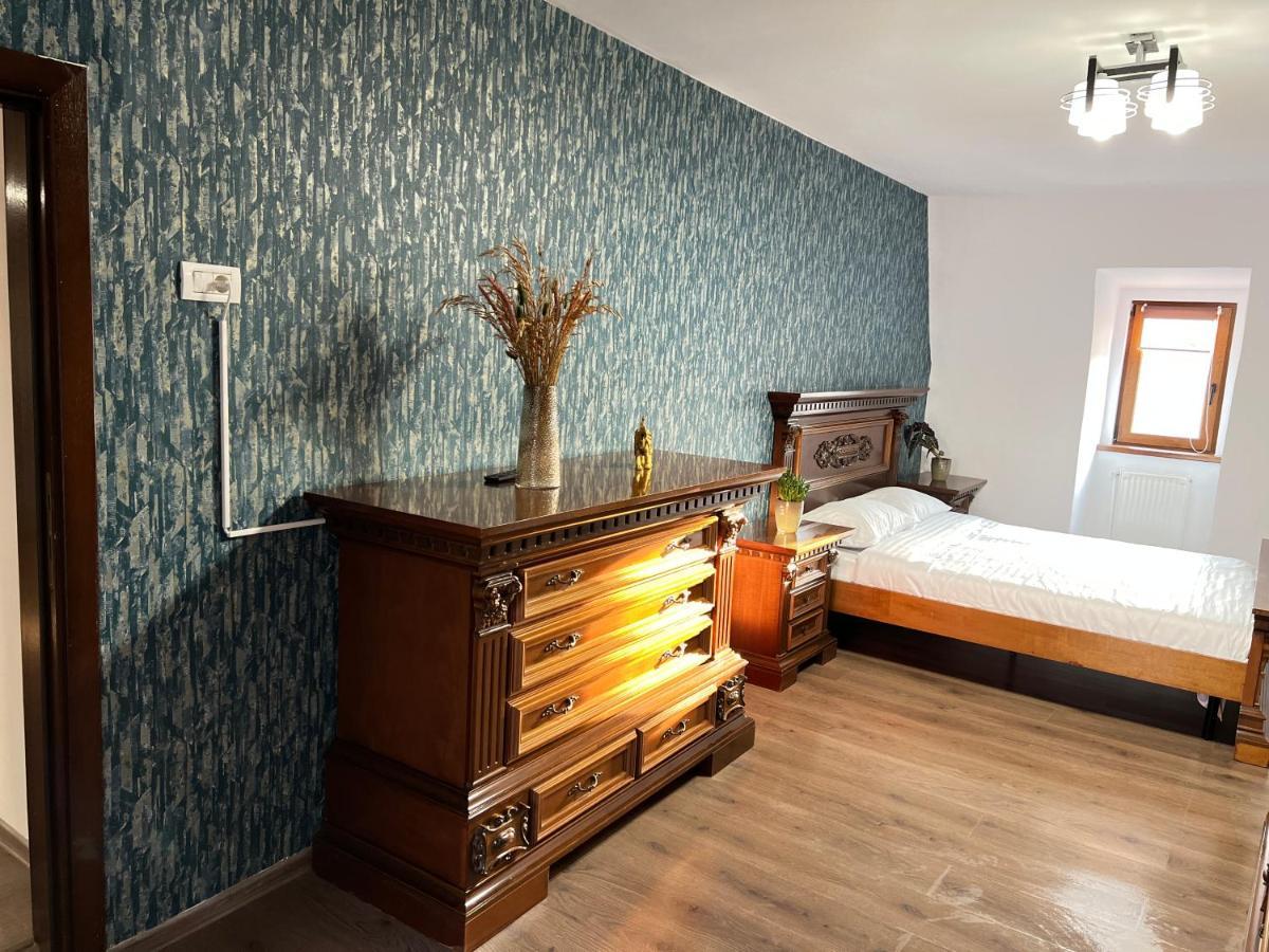 Coroni Piata Sfatului Apart Apartment Brașov