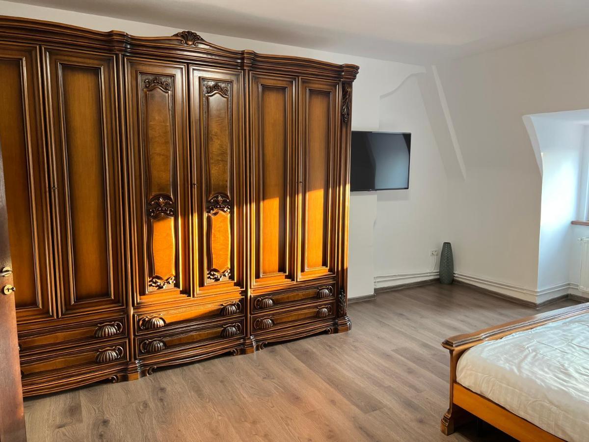 Apartment Coroni Piata Sfatului Apart *