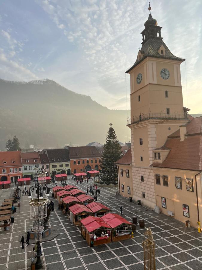 Coroni Piata Sfatului Apart Brasov