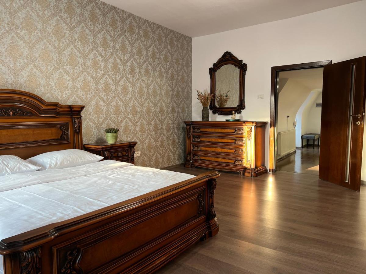 Apartment Coroni Piata Sfatului Apart